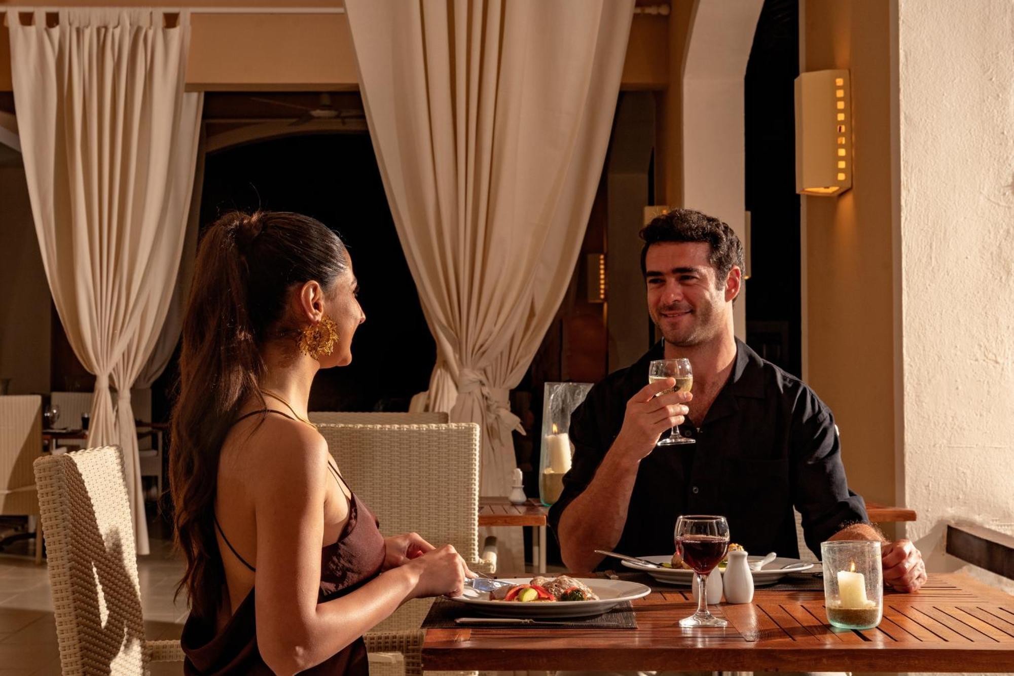 Almazino, Almaza Bay Hotel Majid Abu Zayd Kültér fotó
