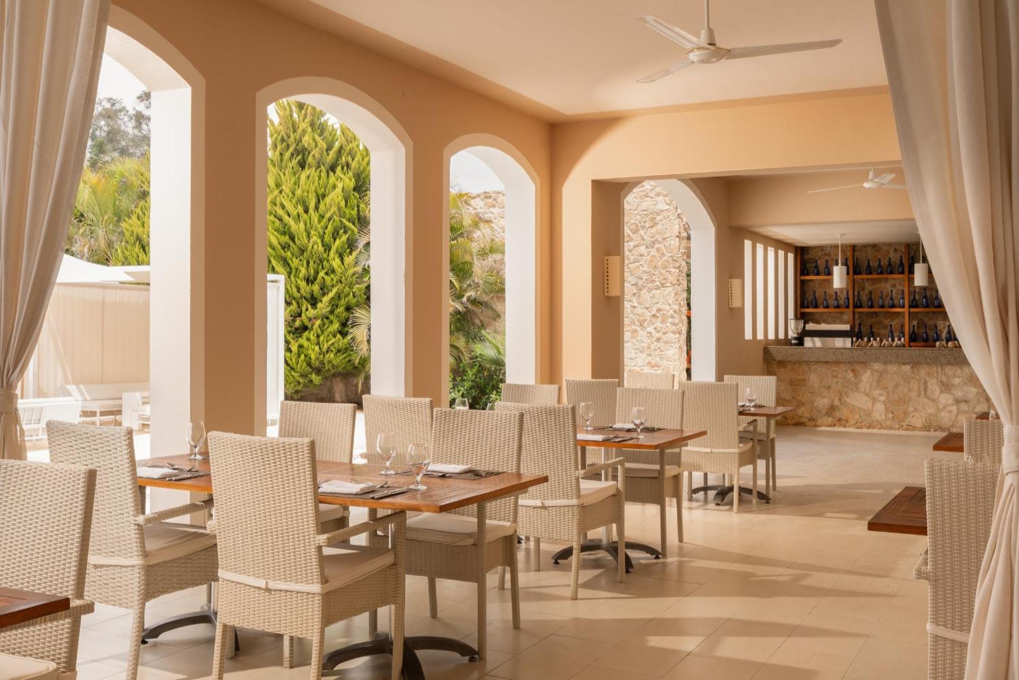 Almazino, Almaza Bay Hotel Majid Abu Zayd Kültér fotó